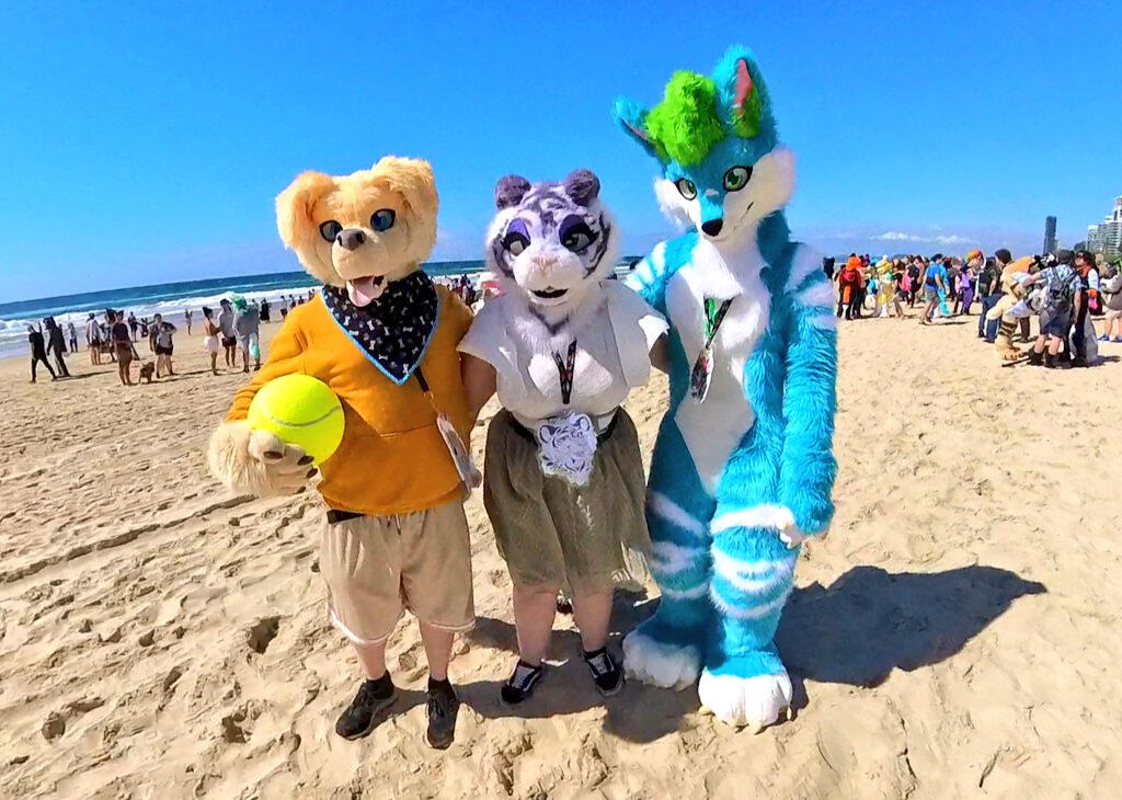 🦊: Fluff, Selena and myself 📸: unknown